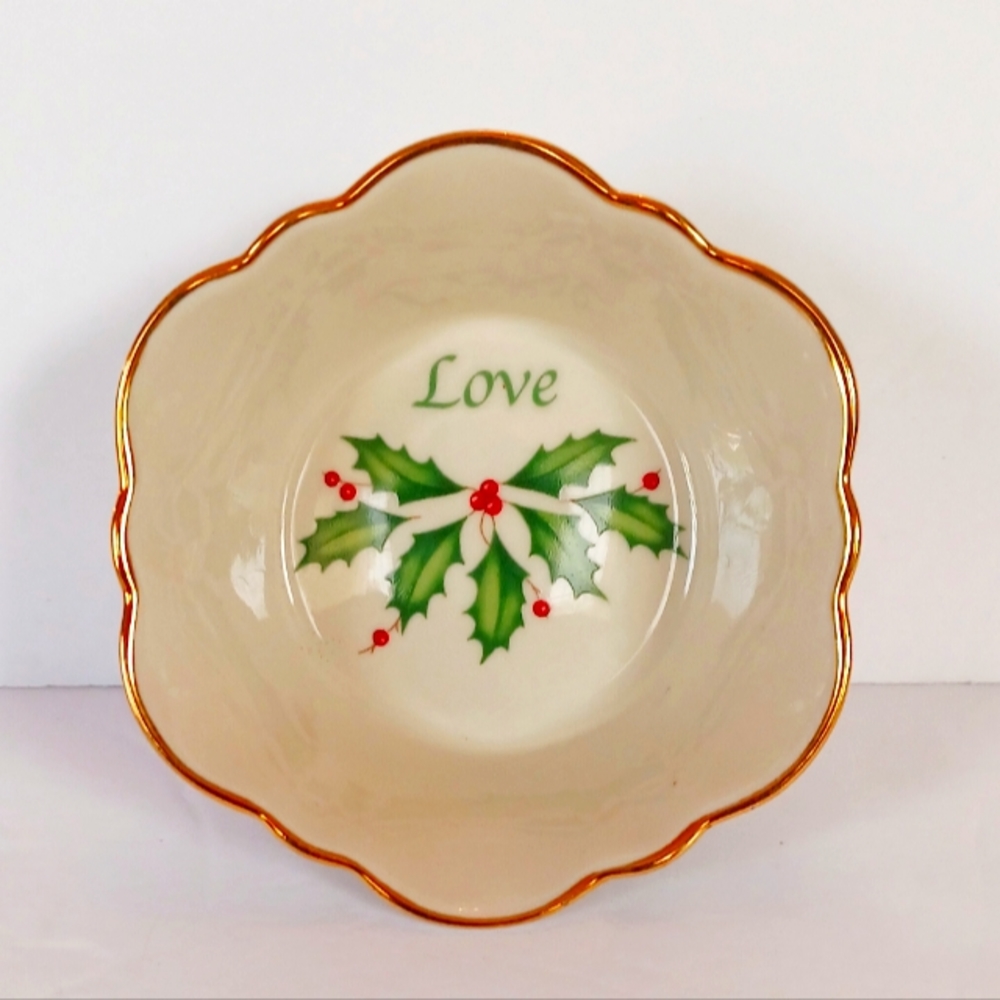 Lenox American by Design Holiday - Round Fluted "Love" Dish